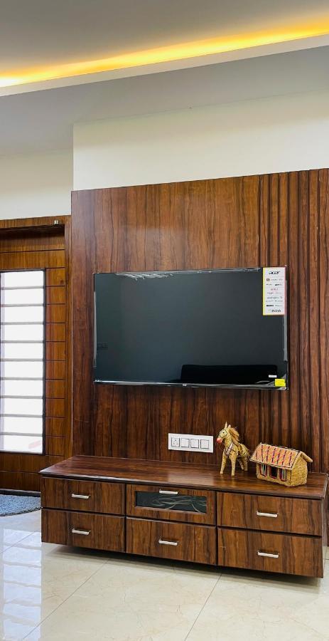 Luxurious 3 Bhk Villa In Bhuj - Shivani Homestay Экстерьер фото